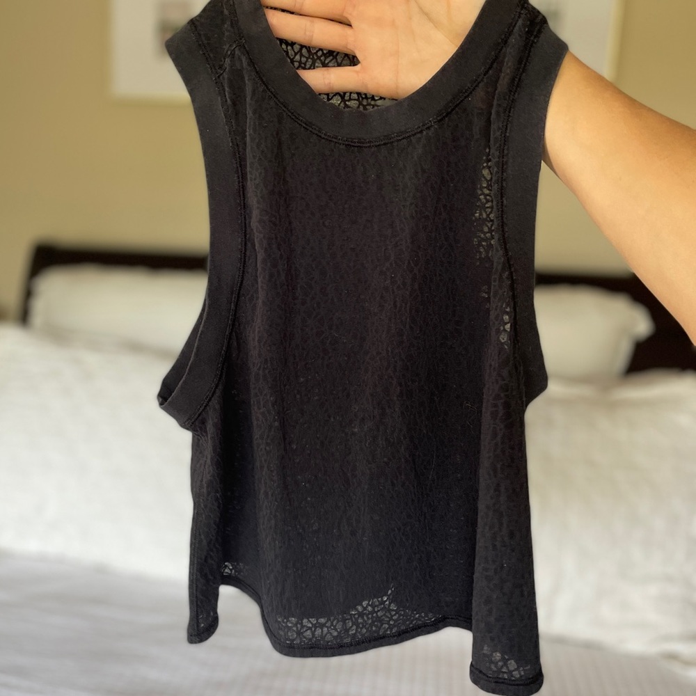 Lululemon Crop Top - Black Textured Pattern